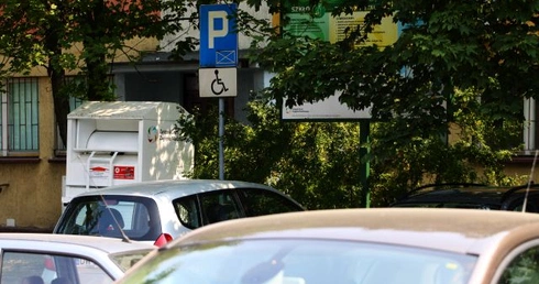 Nowe karty, stare nawyki