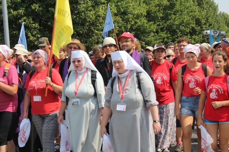 Ostatnie metry do kaplicy Matki Bożej Jasnogórskiej