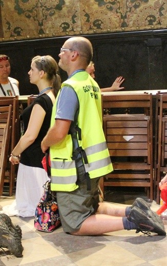 Pielgrzymi bielsko-żywieccy przed ikoną Matki Bożej Jasnogórskiej - cz. 2