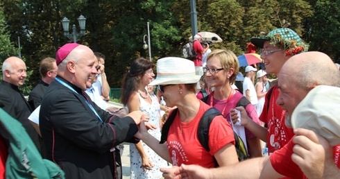 Pielgrzymów powitał na Jasnej Górze bp Piotr Greger