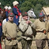 Widowiskowa rekonstrukcja Bitwy Warszawskiej co roku przyciąga tłumy widzów