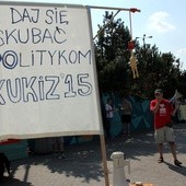 Politykom smakują ośmiorniczkii! Za nasze pieniądze! - ironizowali przedstawiciele Ruchu Kukiza