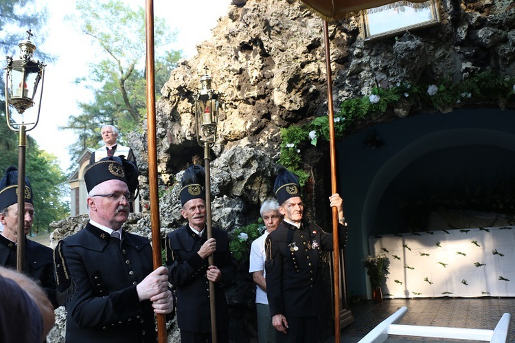 Procesja zaśnięcia i pogrzebu Maryi