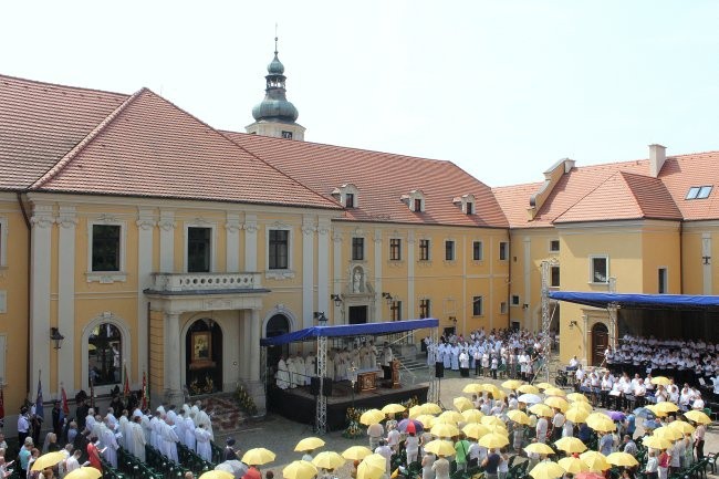 Odpust metropolitalny w Rudach i 30. rocznica święceń biskupich