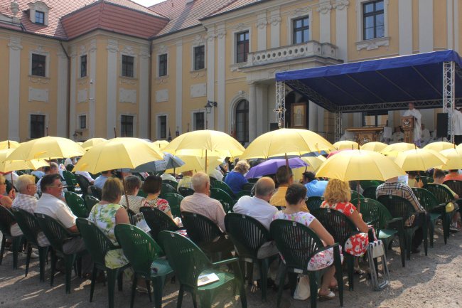 Odpust metropolitalny w Rudach i 30. rocznica święceń biskupich