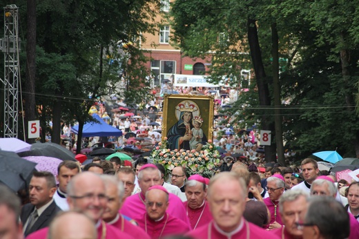 Kobiety i dziewczęta u Matki Bożej Piekarskiej, cz. 2