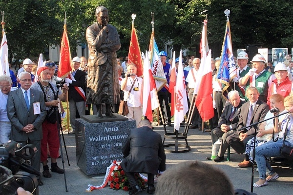 Odsłonięcie pomnika Anny Walentynowicz