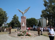 Skierniewckie obchody Święta Wojska Polskiego odbyły się na pl. Jana Pawła II