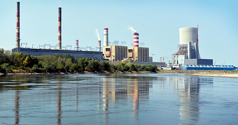 Elektrownia Kozienice jest chłodzona wodą z Wisły. Wyższa temperatura wody w rzece ogranicza możliwości chłodzenia bloków energetycznych