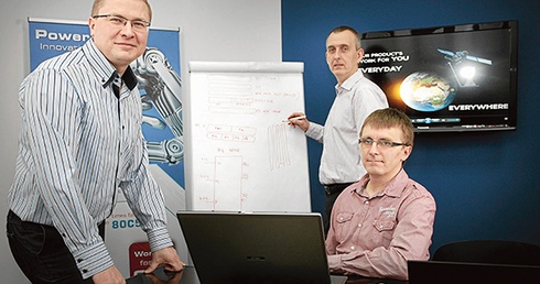 Od lewej: Jacek Hanke, Piotr Kandora i Tomasz Krzyżak – współwłaściciele firmy Digital Core Design