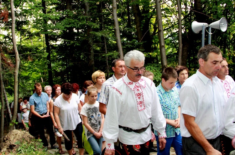 Droga krzyżowa w Cieniawie