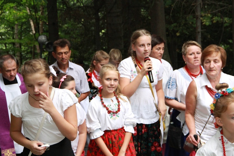 Droga krzyżowa w Cieniawie