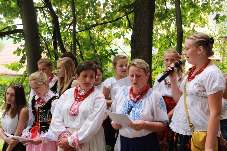 Droga krzyżowa w Cieniawie