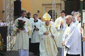  Bp Gerard Kusz w Rudach dniu 30. rocznicy przyjęcia sakry