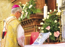  Od 15 sierpnia odnowione korony znajdują się pod obrazem Matki Bożej