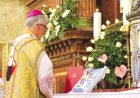  Od 15 sierpnia odnowione korony znajdują się pod obrazem Matki Bożej