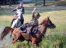  „Szable w dłoń! Bolszewika goń, goń, goń!” – propagandowe hasło wcielali w życie ułani