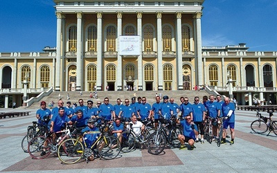  Rowerzyści-pielgrzymi w ciągu dwóch dni przejechali niemal 300 km