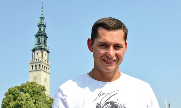  Paweł wspina się nie tylko na góry, ale także pokonuje wyzwania duchowe – w tym roku po raz kolejny wziął udział w pielgrzymce na Jasną Górę