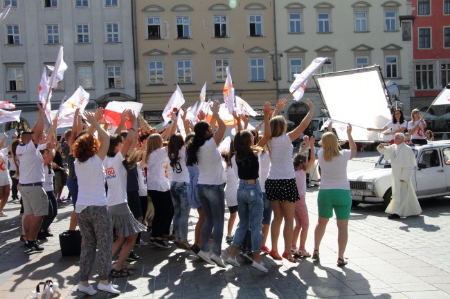 Klip ŚDM na Rynku Głównym - cz. 2