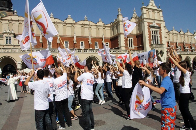 Klip ŚDM na Rynku Głównym - cz. 2