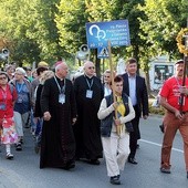 Pielgrzymów odprowadził m.in. bp Andrzej F. Dziuba