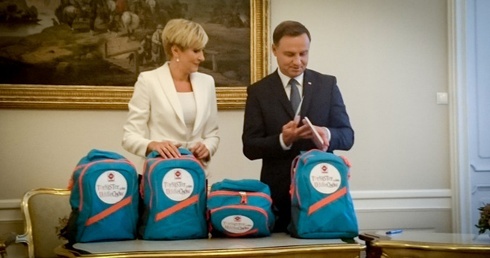 Para prezydencka pakuje tornistry