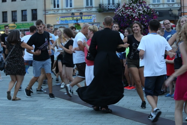 Muzyka i taniec na 200. urodziny św. Jana Bosko w Oświęcimiu