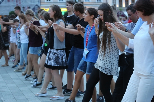 Muzyka i taniec na 200. urodziny św. Jana Bosko w Oświęcimiu