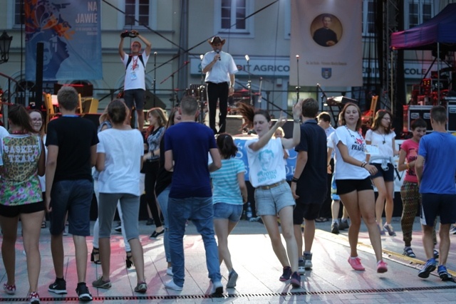 Muzyka i taniec na 200. urodziny św. Jana Bosko w Oświęcimiu