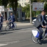 Prezydent miasta, wiceprezydenci oraz prezes Nextbike na spotkanie z dziennikarzami przyjechali na rowerach