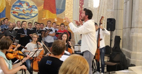 Muzyka spowita Tajemnicą