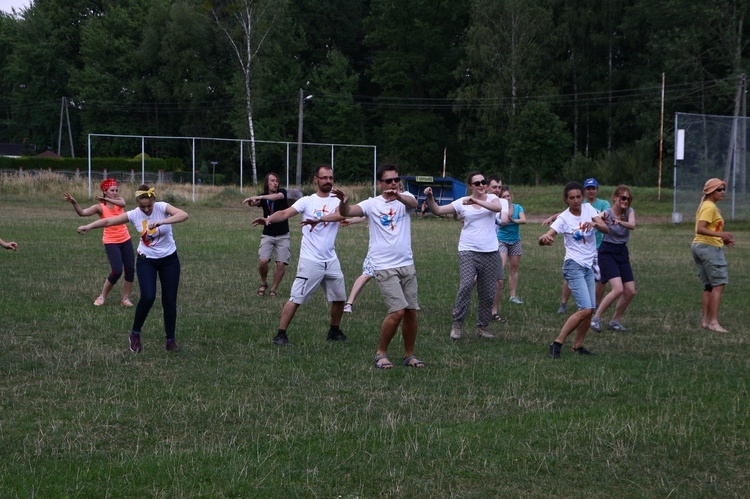 Flash mob na postoju w Koszęcinie