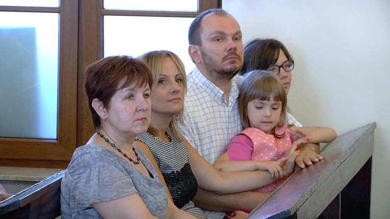 Zawierzając wszystkie parafie diecezji warszawsko-praskiej Matce Bożej Fatimskiej abp Hoser zwrócił uwagę, że to właśnie one są miejscem spotykania człowieka z Chrystusem