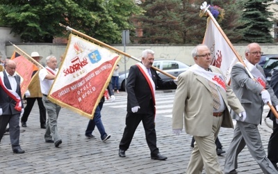 O godną pracę dla wszystkich