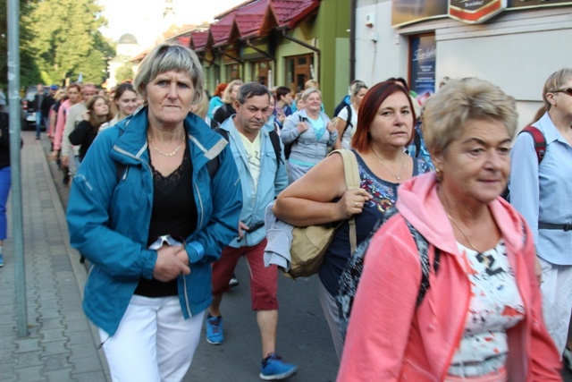 Pielgrzymi z Żywca wyruszyli na Jasną Górę - A.D. 2015