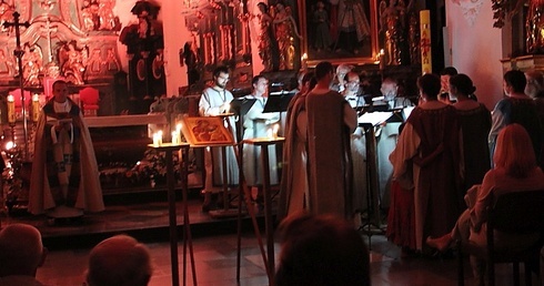Schola Węgajty w łowickiej bazylice katedralnej