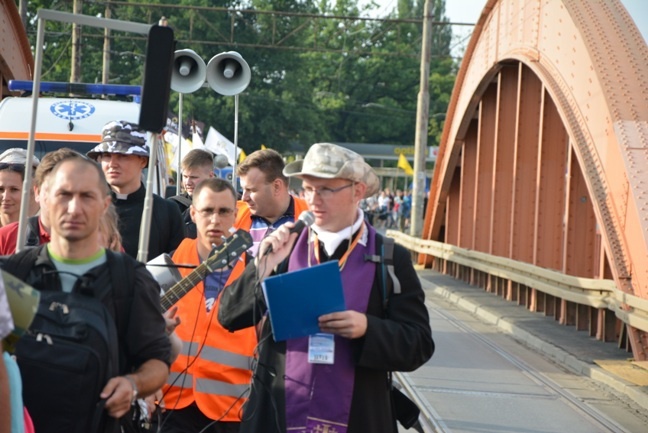 Z siódemką na szlaku do Matki