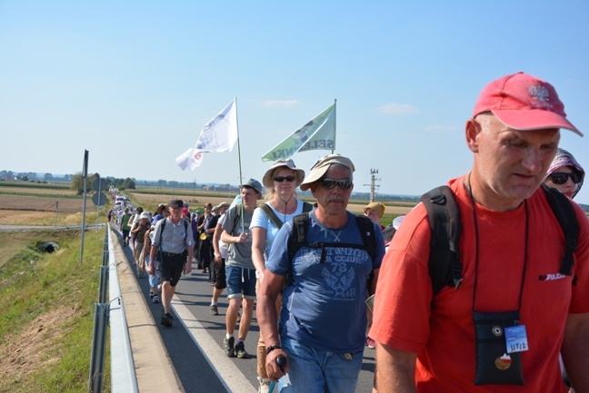 Z siódemką na szlaku do Matki