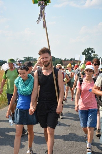 Z siódemką na szlaku do Matki