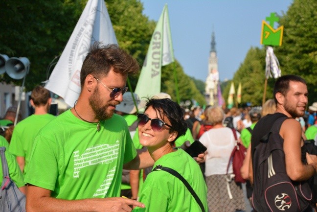 Z siódemką na szlaku do Matki