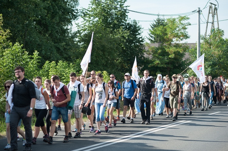 Pielgrzymka młodych w drodze