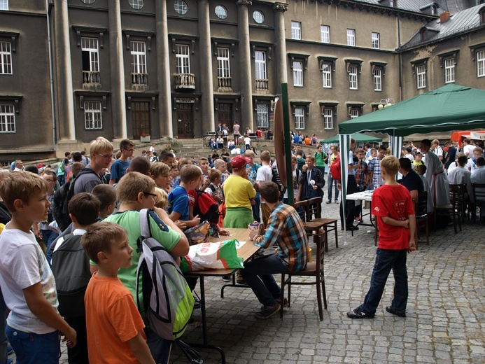 Pielgrzymka Ministrantów do katedry Chrystusa Króla w Katowicach Galeria 3