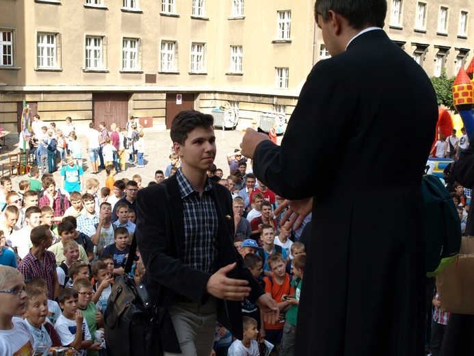 Pielgrzymka Ministrantów do katedry Chrystusa Króla w Katowicach Galeria 3