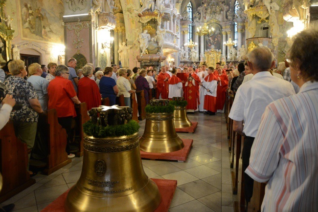 Poświęcenie dzwonów w Głogówku