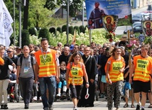 W siódmym dniu pielgrzymowania wkroczyli na Jasną Górę: zmęczeni, ale szczęśliwi...