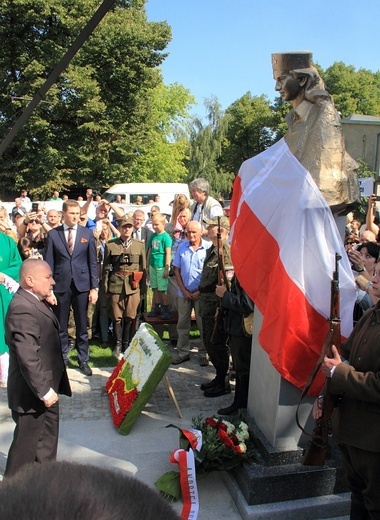 Poświęcenie pomnika "Inki"