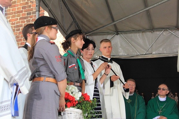 Poświęcenie pomnika "Inki"