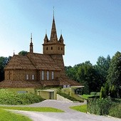  Projekt kościoła nawiązuje do architektury drewnianej w Małopolsce. Przypomina świątynię, która kiedyś znajdowała się w tym miejscu