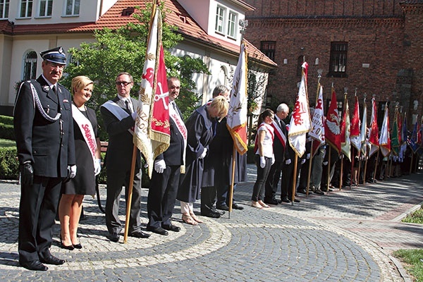 Po Mszy św. odbyła się krótka ceremonia przy pomniku Jana Pawła II